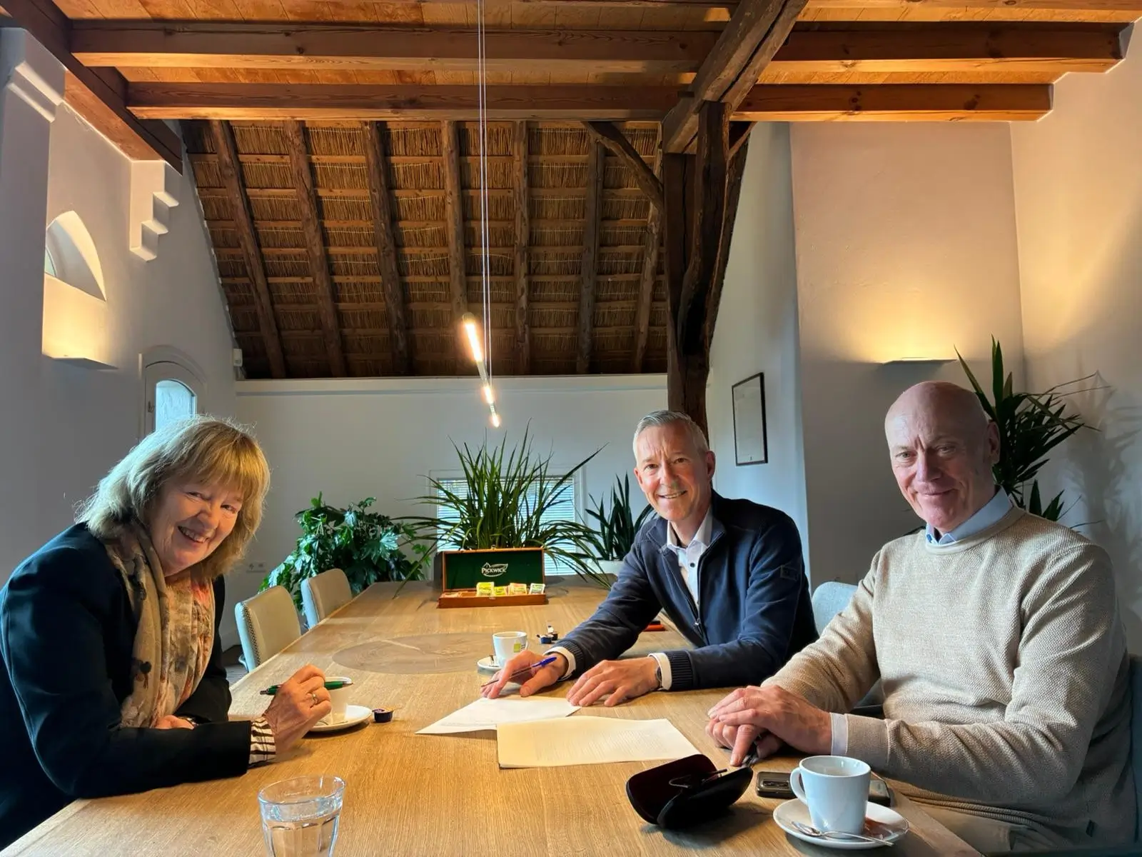 ondertekening oprichtingsacte fvj notaris ermelo (18 mei 2026) foto trudy rob nico